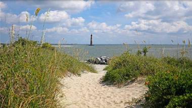 23 Center St - Sunny Side Down - Downstairs Apartment