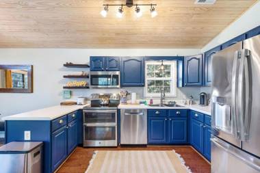 2nd Block E Huron - Keep Palm - Adorable House Minutes from the Beach