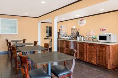 Super 8 by Wyndham Midwest City OK