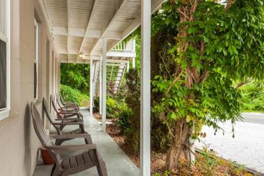 Hickory Falls Guesthouse