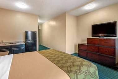 Econo Lodge Inn & Suites Granite City