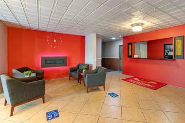 Econo Lodge Inn & Suites Granite City