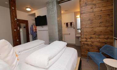 Silverbow Inn Hotel & Suites