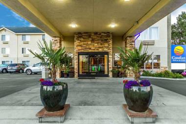 Comfort Inn & Suites Redwood Country