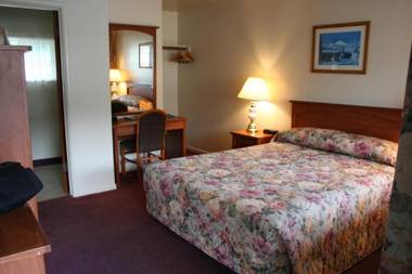 Hi-Lo Motel Cafe and RV Park