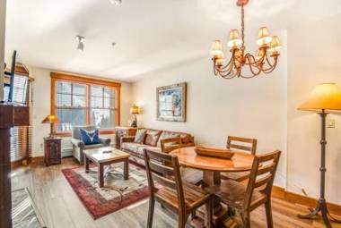 1 Bedroom Mountain View Condo in River Run Village Just 75 yds from the Summit Express Gondola