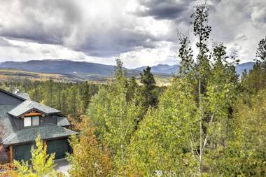 Fraser Townhome with Deck 7 Mi to Winter Park Resort