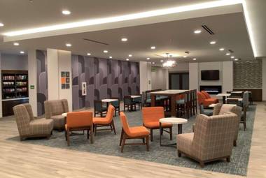 La Quinta Inn & Suites by Wyndham Littleton-Red Rocks