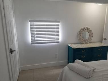 Entire Apartment 2University Lakes