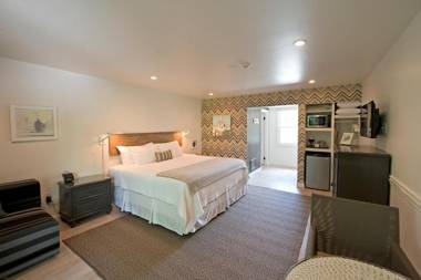 The Lodge on the Cove