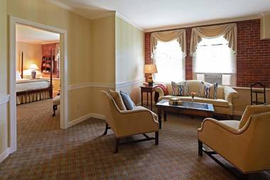 Cape Arundel Inn and Resort