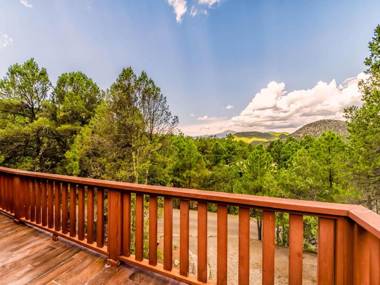 Mockingbird Cabin 3 Bedrooms Sleeps 8