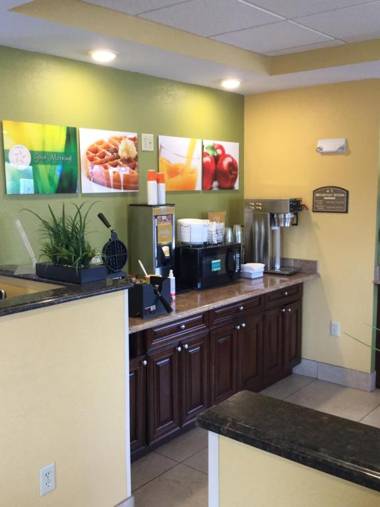 Quality Inn & Suites Glenmont - Albany South