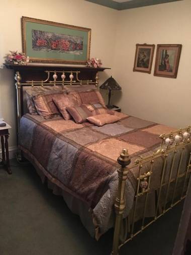 Raindrops On Roses Bed & Breakfast