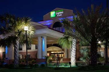 Holiday Inn Express & Suites Wharton an IHG Hotel