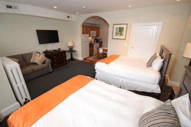 Gorgeous Refurbished 2Bdrm Home