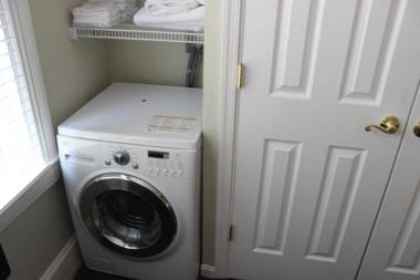 Gorgeous Refurbished 2Bdrm Home