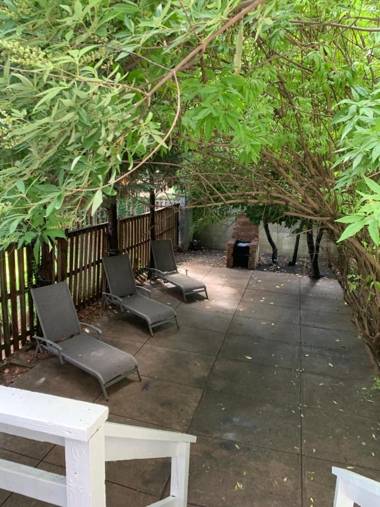 Renovated English Basement 2bdrm Home near METRO