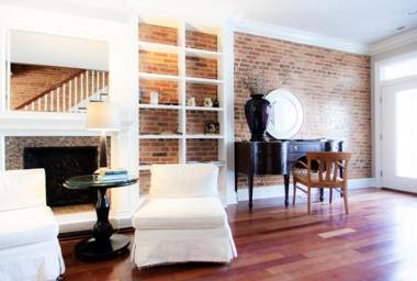 Classy Victorian Brownstone Subway Shopping