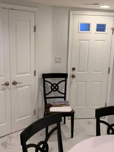 Lovely Remodeled 2bdrm Basement Home