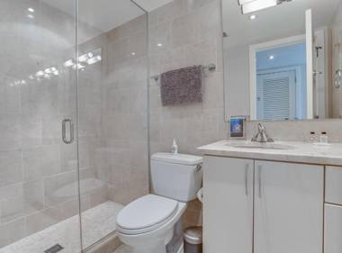 Heaven on Washington Fully Furnished Apartments