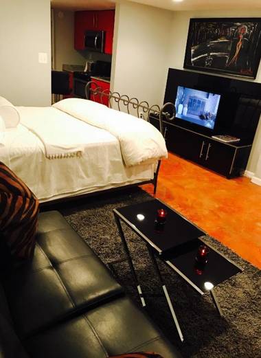 Studio H St Corridor