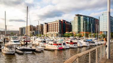 Global Luxury Suites at The Wharf