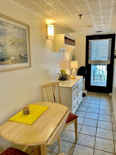 Beautiful 2 Bedroom Apartment in Cherry Grove with Stunning Views Buena Vista 402