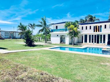 Manati World Point Inn