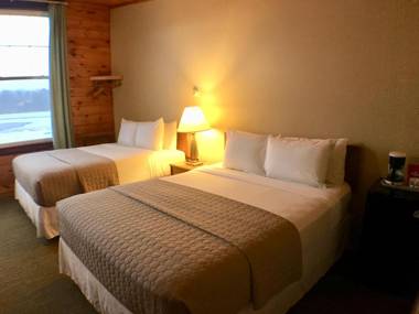 Hanging Horn Lakeside Resort