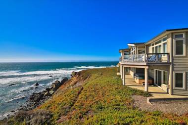 Sea Glass! AMAZING VIEWS!!!! On the Bluff! Walk to Beach! Hot Tub!! BBQ! Fast WiFi! A Dillon Beach Jewel!!!