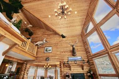 Make Memories at Powderhorn Resort-Pool table! Patio-views! Firepit! Garage!