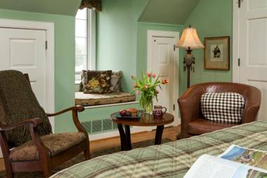 Inn at Huntingfield Creek