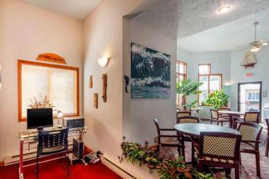 Econo Lodge Lakeshore