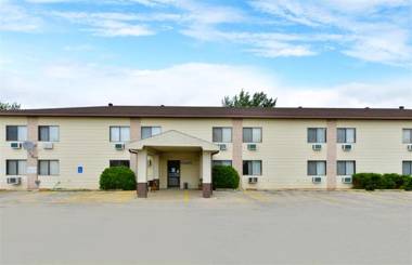 OYO Hotel Pipestone MN Canterbury Park