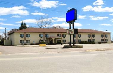 OYO Hotel Pipestone MN Canterbury Park