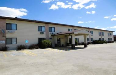 OYO Hotel Pipestone MN Canterbury Park