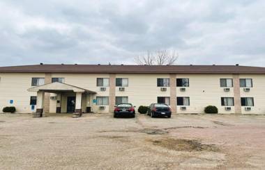 OYO Hotel Pipestone MN Canterbury Park