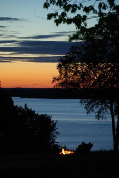 Fair Wind Motel and Cottages