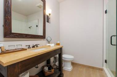 The Dundee - A Trace Hotel