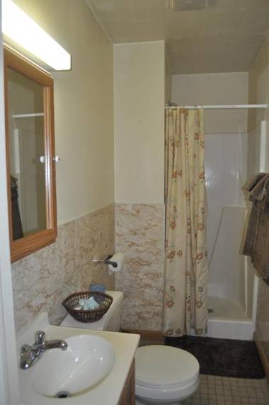 Lakewood Lodge & Restaurant