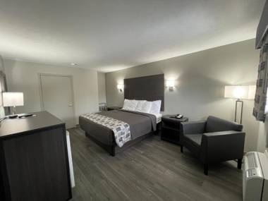 Embassy Inn - Hohenwald