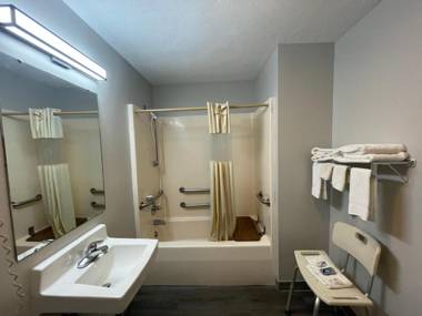 Embassy Inn - Hohenwald