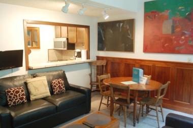 Snowater Condo #57 - 2-Story Condo Sleeps 6!