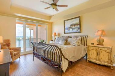 801 Harborview Grande