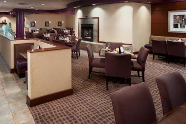 DoubleTree Suites by Hilton Cincinnati – Blue Ash