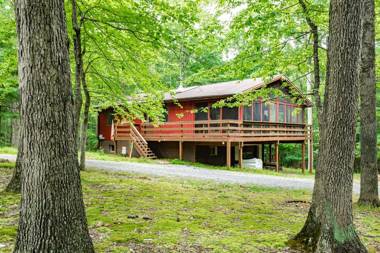 Hot Tub River&Kayak WiFi & Fire Pit at Cabin!