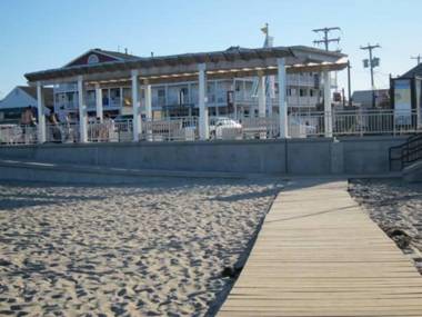 Tides Motel - Hampton Beach