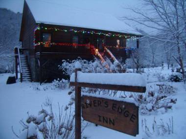 River ' s Edge Inn