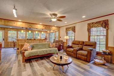 Gingercake Mtn Cottage Wood Burning Fireplace